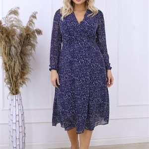 Изумительное шифоновое миди платье на запах это подчеркнутая