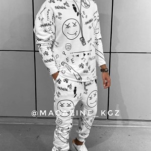 Здравствуйте Вы можете заказать у нас уличную одежду