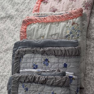 Летнее одеяло с рюшками – идеальный выбор для вашего дома!