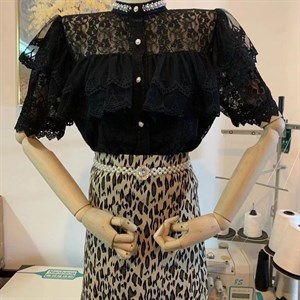 обалденные нарядные блузочки 750 сом единый размер