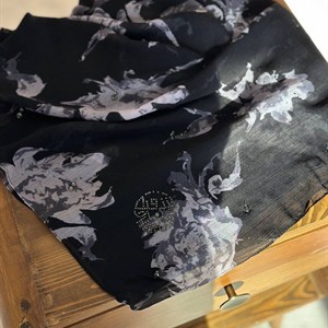 Купите уникальный платок с камнями - Шаркия