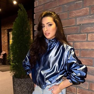 Женская одежда размеров M и L — стильная модель за 1800 сом