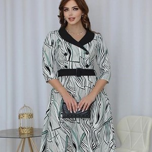 Универсальное повседневное платье сочетает в себе