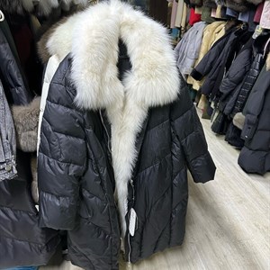 Новые поступление пуховики с натуральным мехом 2023