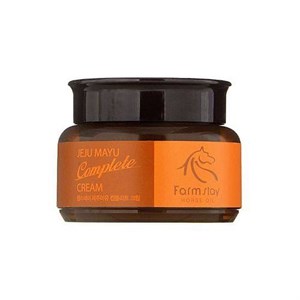 Крем с насыщенной сливочной текстурой мягко распределяется