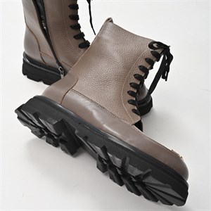 Стильные и легкие ботинки из натуральной кожи и меха