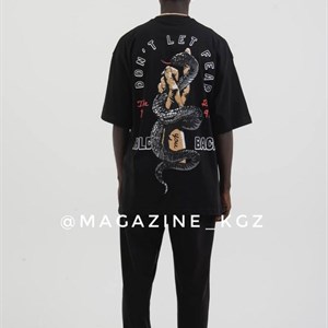 Здравствуйте Вы можете заказать у нас уличную одежду