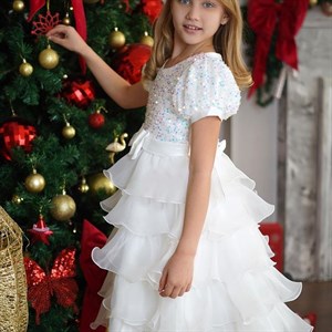 Новинки Струящиеся платье Лиф расшит пайетками   Посадка