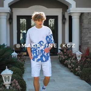 Здравствуйте Вы можете заказать у нас уличную одежду