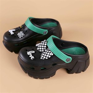  Более 20ти лет занимаемся продажами домашних тапочек