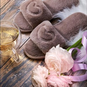  Более 20ти лет занимаемся продажами домашних тапочек