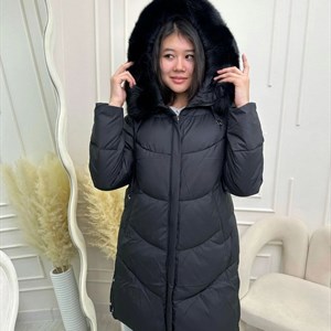 Дорогие девочки получили красивые стильные куртки