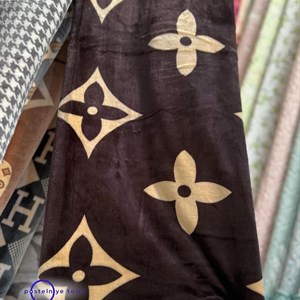 Очень мягкий брендовый плед Внутри барашек хорошо