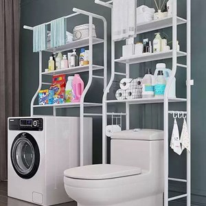 В наличии полочки над стиральной машинкой и унитазом