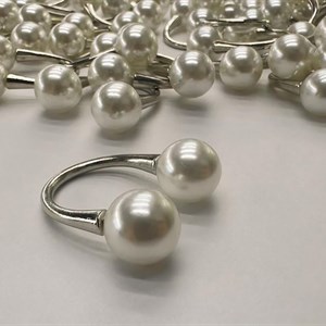 Украсит любой наряд и скорректирует одежду под вашу