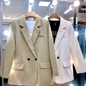 Пиджак шикарного качества    3800с  размер стандарт