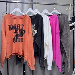 Женские свитшоты oversize с эффектом варёнки и трендовыми принтами
