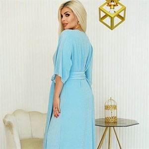 Это удобное и яркое платье из трикотажа с люрексовой