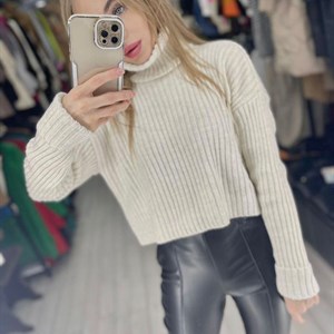 Уютный осенне зимний образ в наличии   свитер 1900