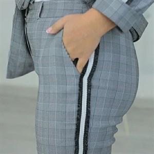 Весенний брючный костюм Кристина из стрейчевой костюмной