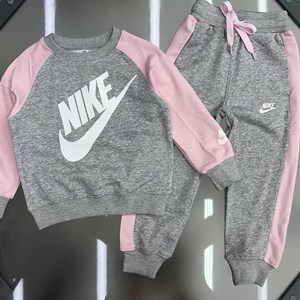 ОПТОВАЯ ЦЕНА 1000 сомов размеры с 2 7лет в линейке