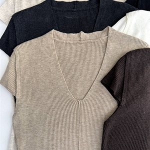 Женская одежда MONE COLLECTION — модель стандарт в 6 нюдовых оттенках